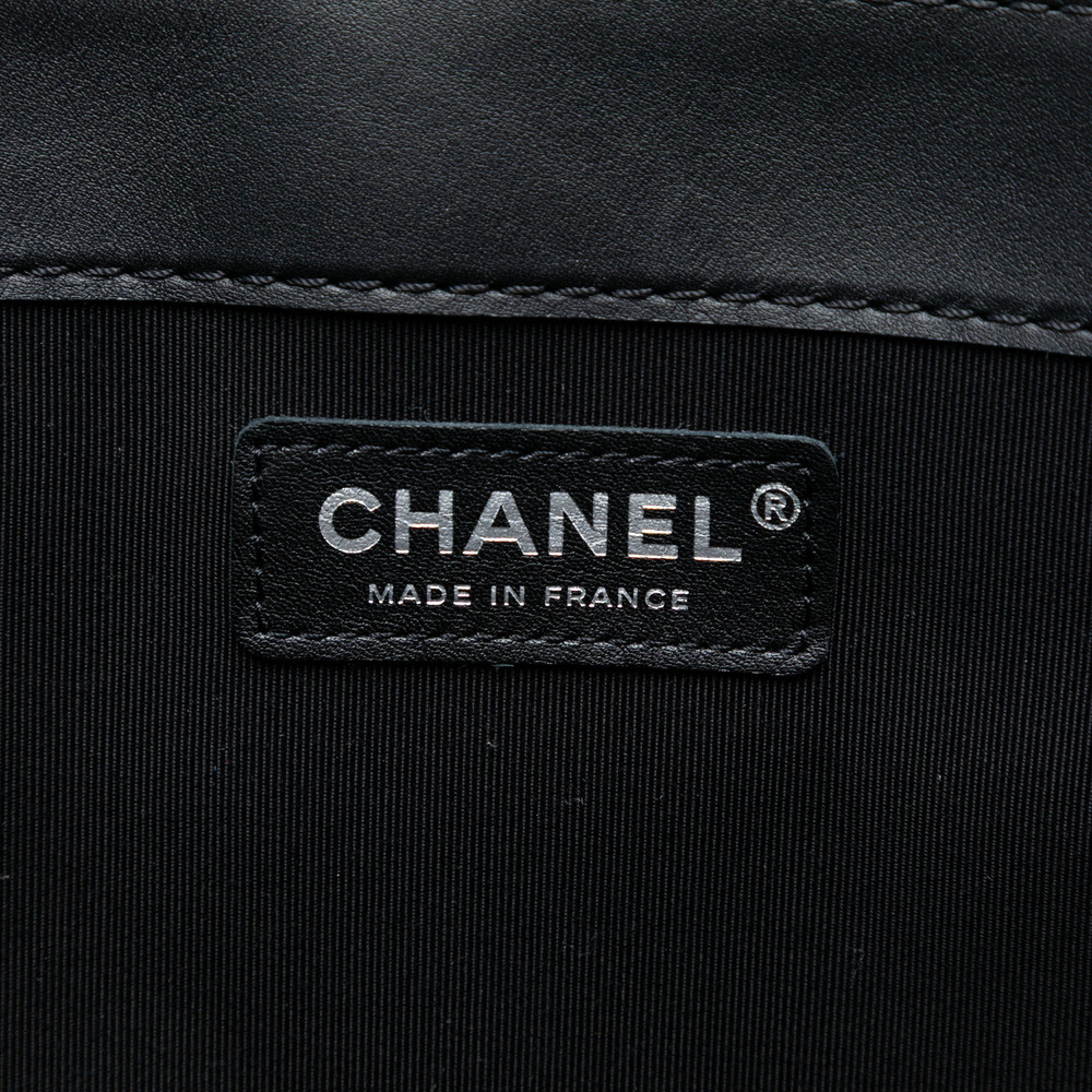 Pre-Loved Chanel Extra Large Patent Boy Reverso Flap - Picture 5 of 8